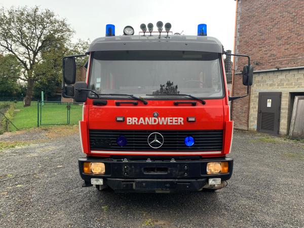 5054-Mercedes-Benz-camion-de-pompiers-1120.JPG