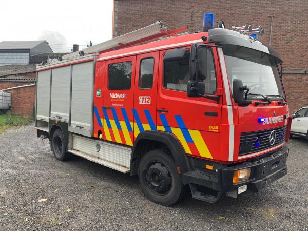 5055-Mercedes-Benz-camion-de-pompiers-1120.JPG