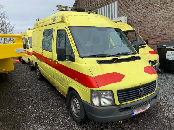 64-Volkswagen-ambulance-lt-35.JPG